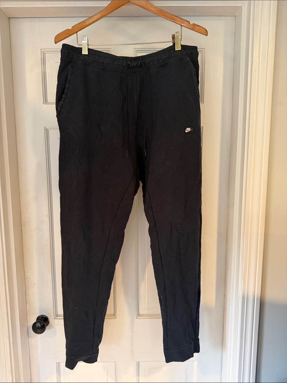 Nike Black Men's Tapered Joggers with Small Swoosh